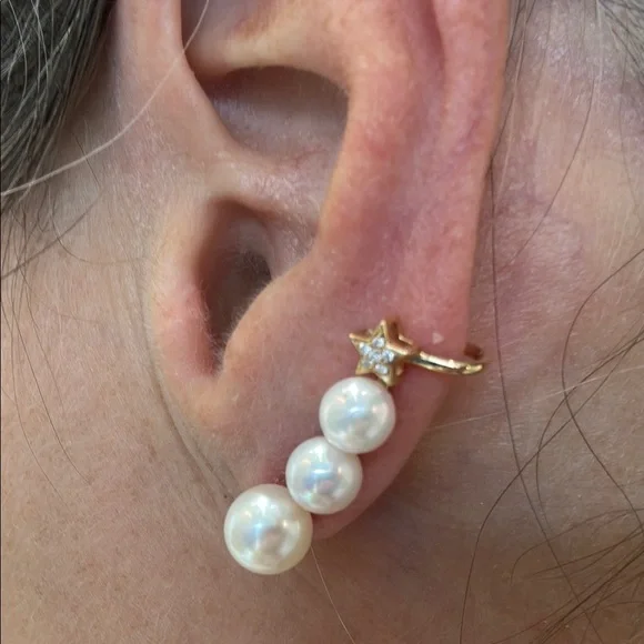 Elegant Pearl earring crawlers - Picture 3 of 4
